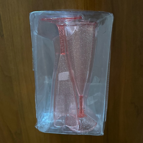 Valentine Heart Plastic Chamagne Flutes Glitter Pink Disposable - Picture 6 of 7